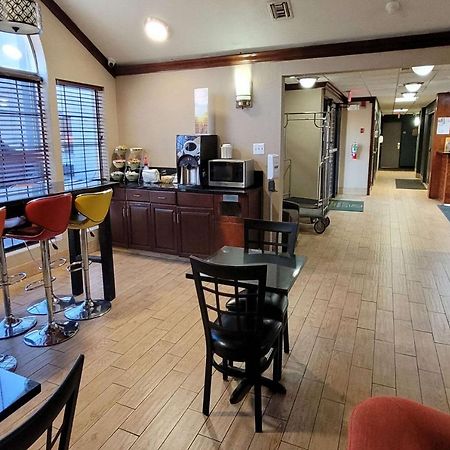 Quality Inn & Suites Columbia I-70 Екстериор снимка