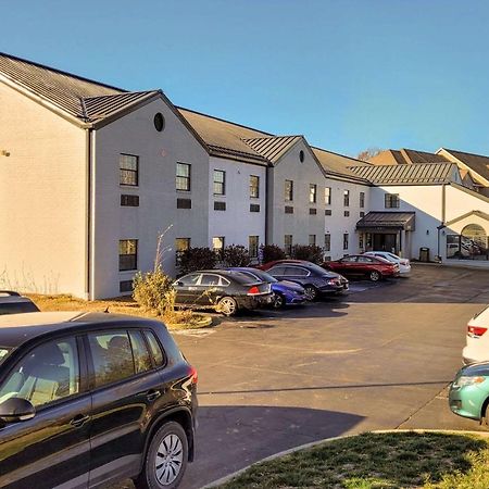 Quality Inn & Suites Columbia I-70 Екстериор снимка