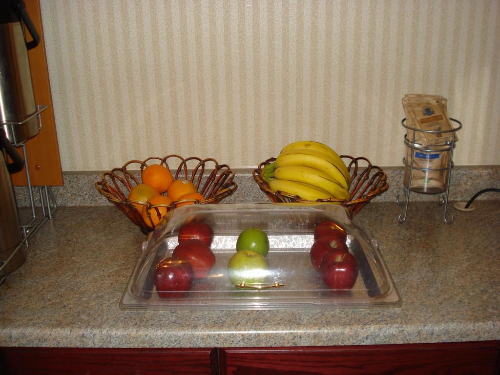 Quality Inn & Suites Columbia I-70 Екстериор снимка