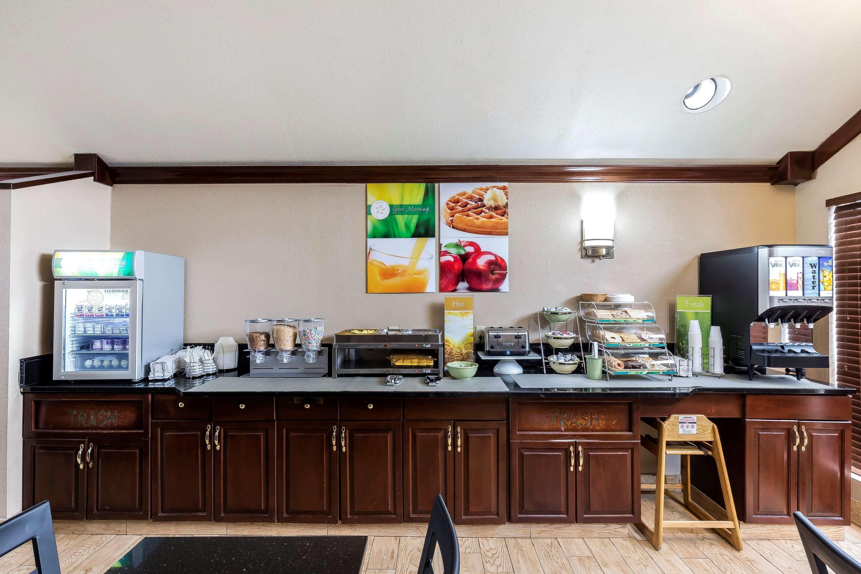 Quality Inn & Suites Columbia I-70 Екстериор снимка