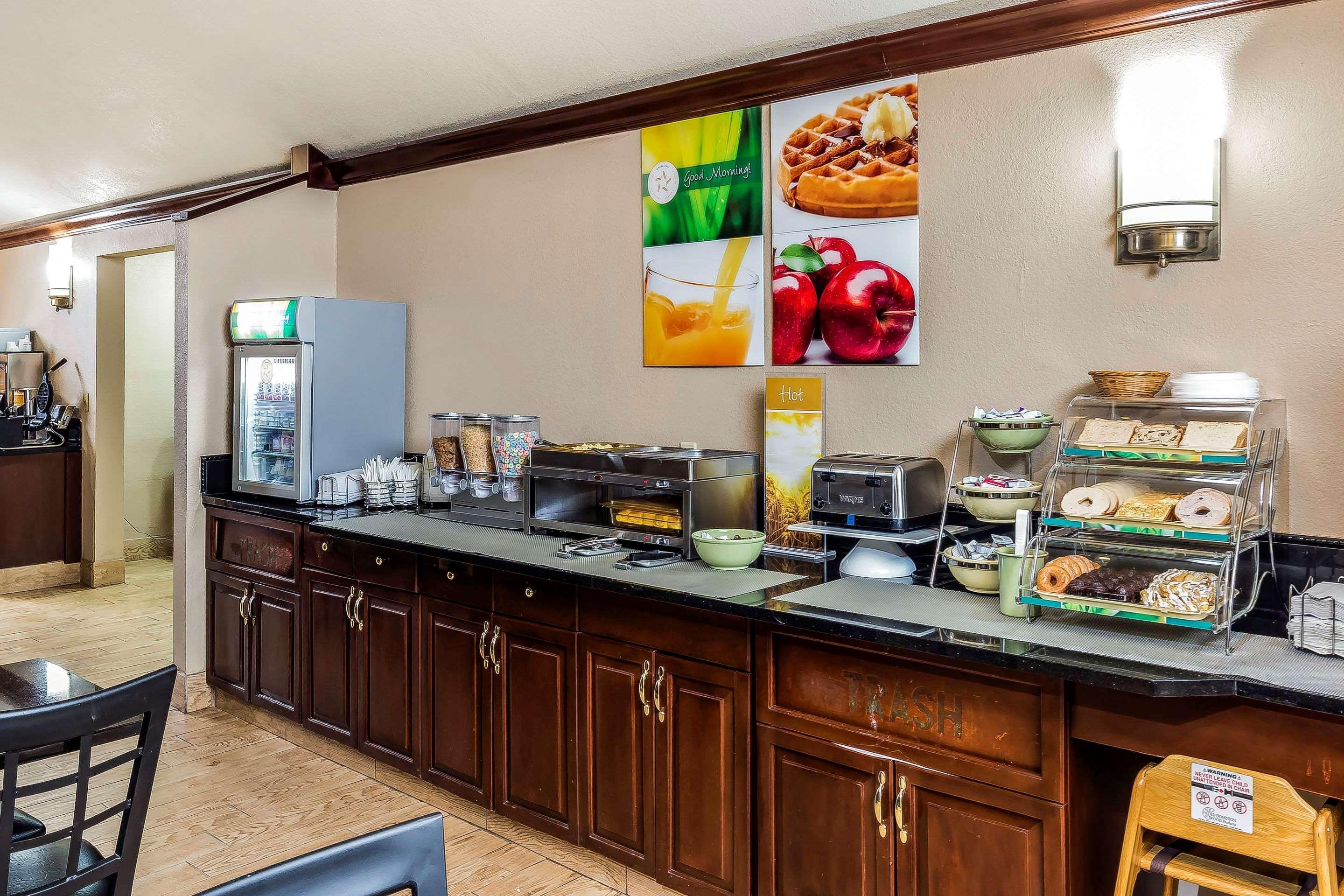 Quality Inn & Suites Columbia I-70 Екстериор снимка