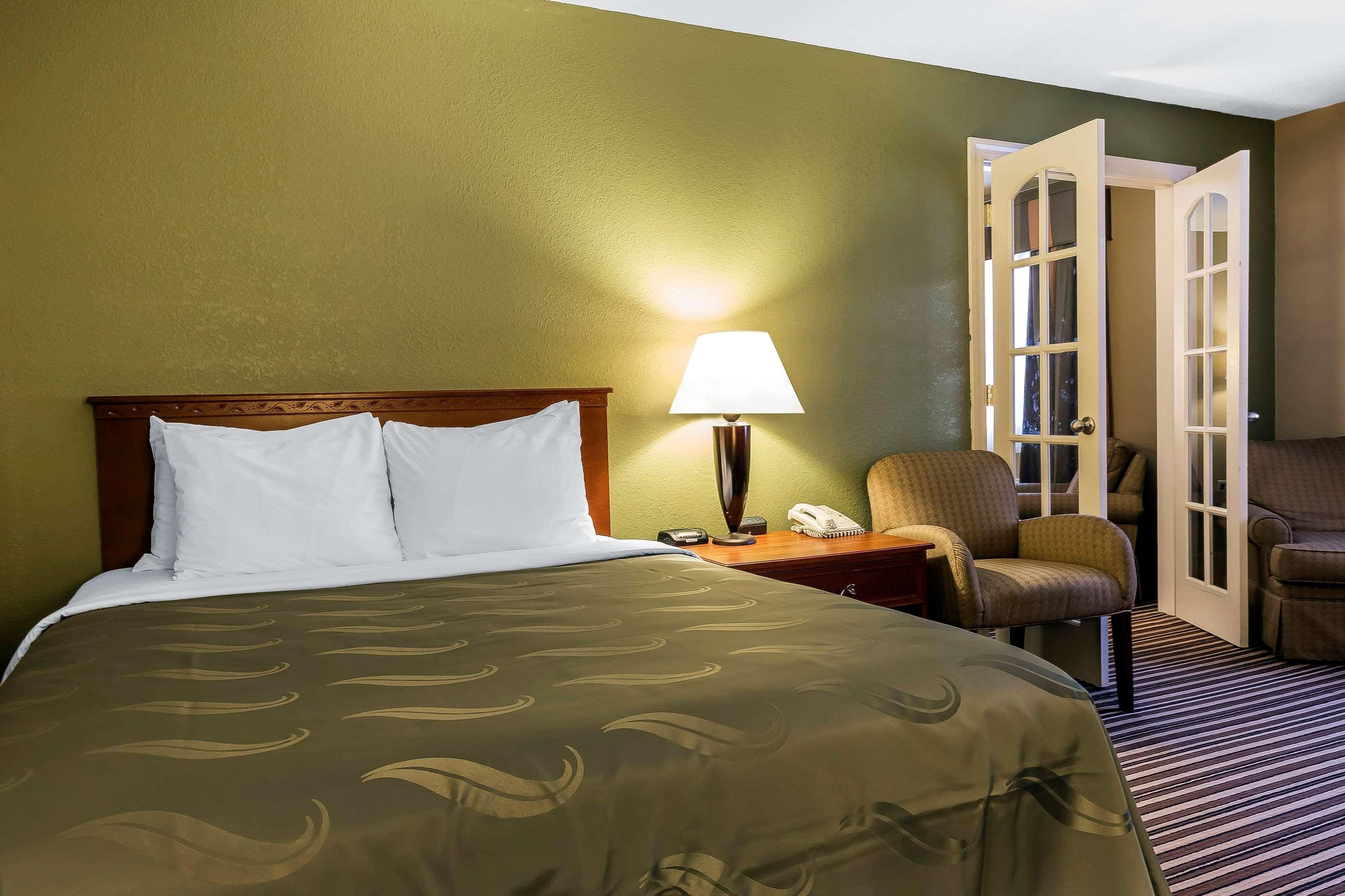 Quality Inn & Suites Columbia I-70 Екстериор снимка