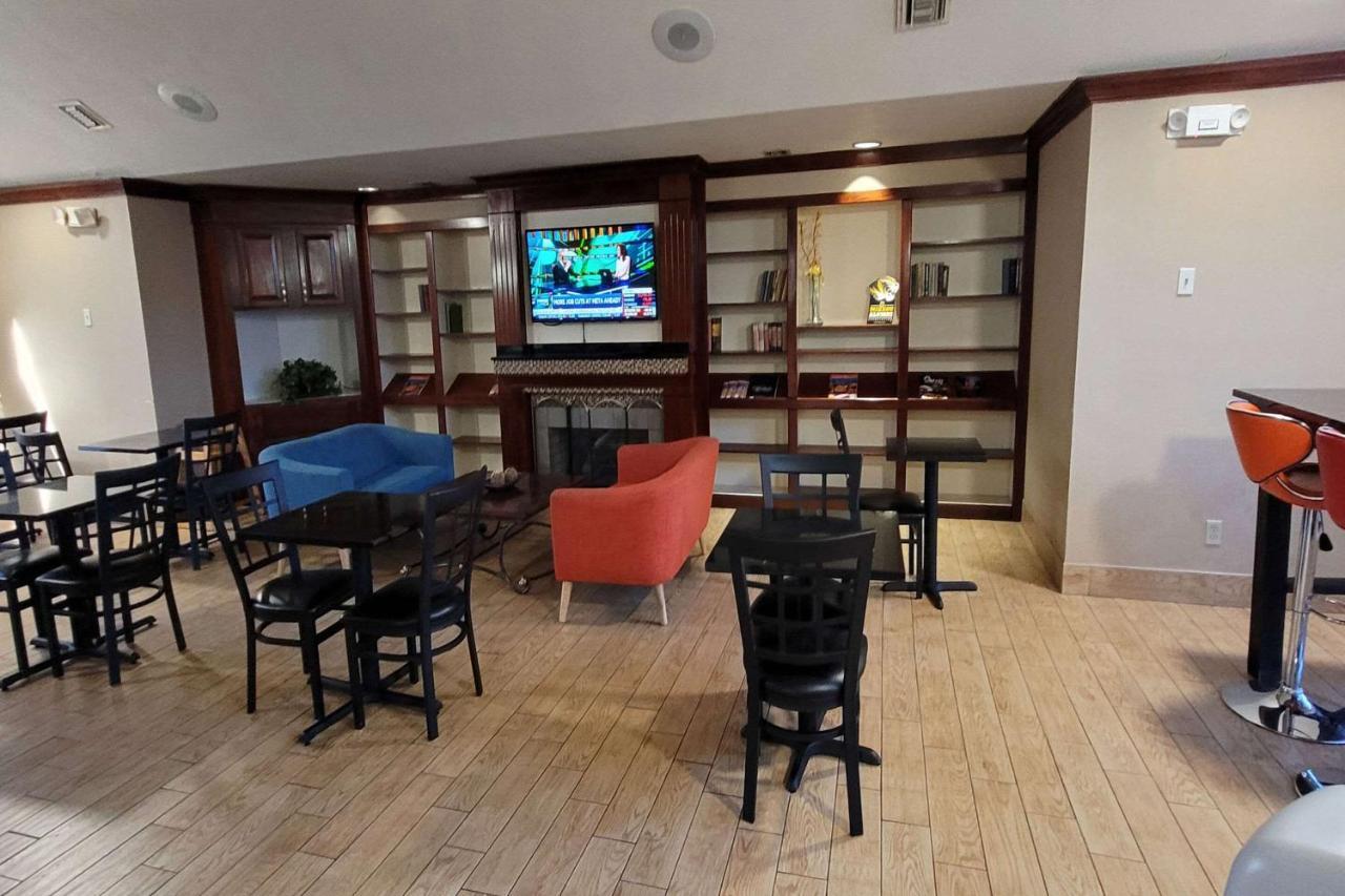 Quality Inn & Suites Columbia I-70 Екстериор снимка