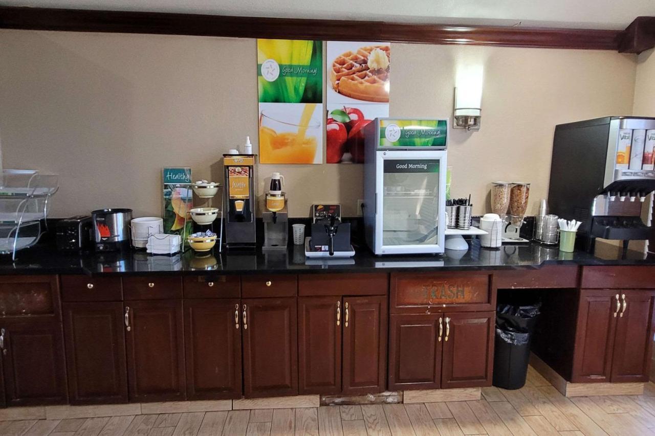 Quality Inn & Suites Columbia I-70 Екстериор снимка